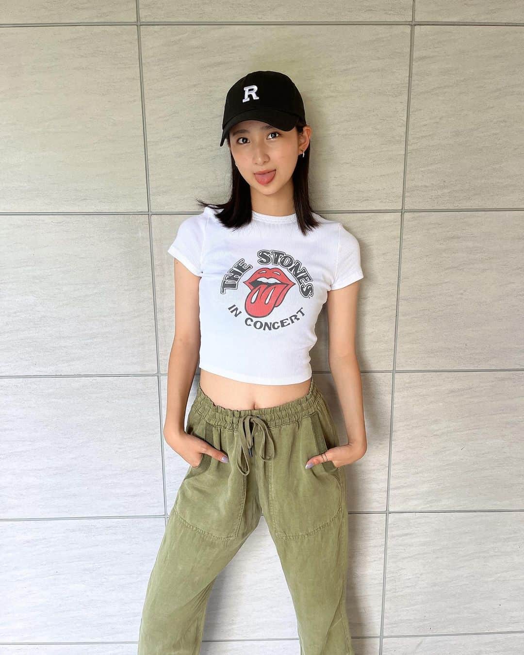 須藤紅のインスタグラム：「べーーーー👅  #therollingstones  #夏休み  #fjk  #jkの夏休み」