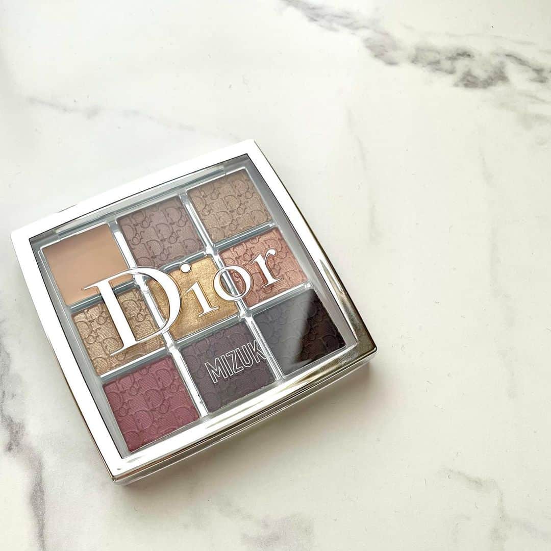 杉浦みずきのインスタグラム：「. さくらに貰ったDiorのアイシャドウパレット🤍 名前入り☺️  #dior #アイシャドウ #アイシャドウパレット」