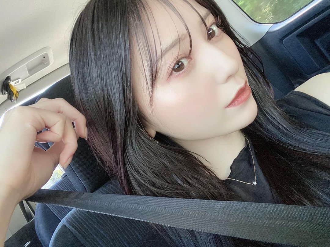 吉井美優のインスタグラム：「. 夏らしいこと何かした？ 🧃🫠  エクステいつも有難う御座います 🧏🏻‍♀️🎶 @tlonysta_hori」
