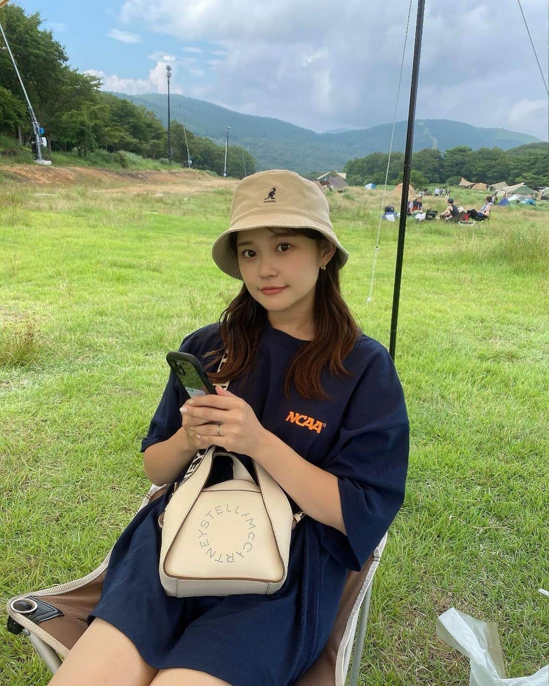 福見真紀さんのインスタグラム写真 - (福見真紀Instagram)「お盆キャンプ🏕 夏は暑くて夜寝れなそうだから今回はデイキャンプなのでノンアルコール😭😭笑 着いてのんびりタープたてて帆立焼いてステーキ焼いて締めは焼きカレー🍛 外で食べるご飯は美味しい☺️  #キャンプ飯　#デイキャンプ」8月14日 20時09分 - mak1ch1