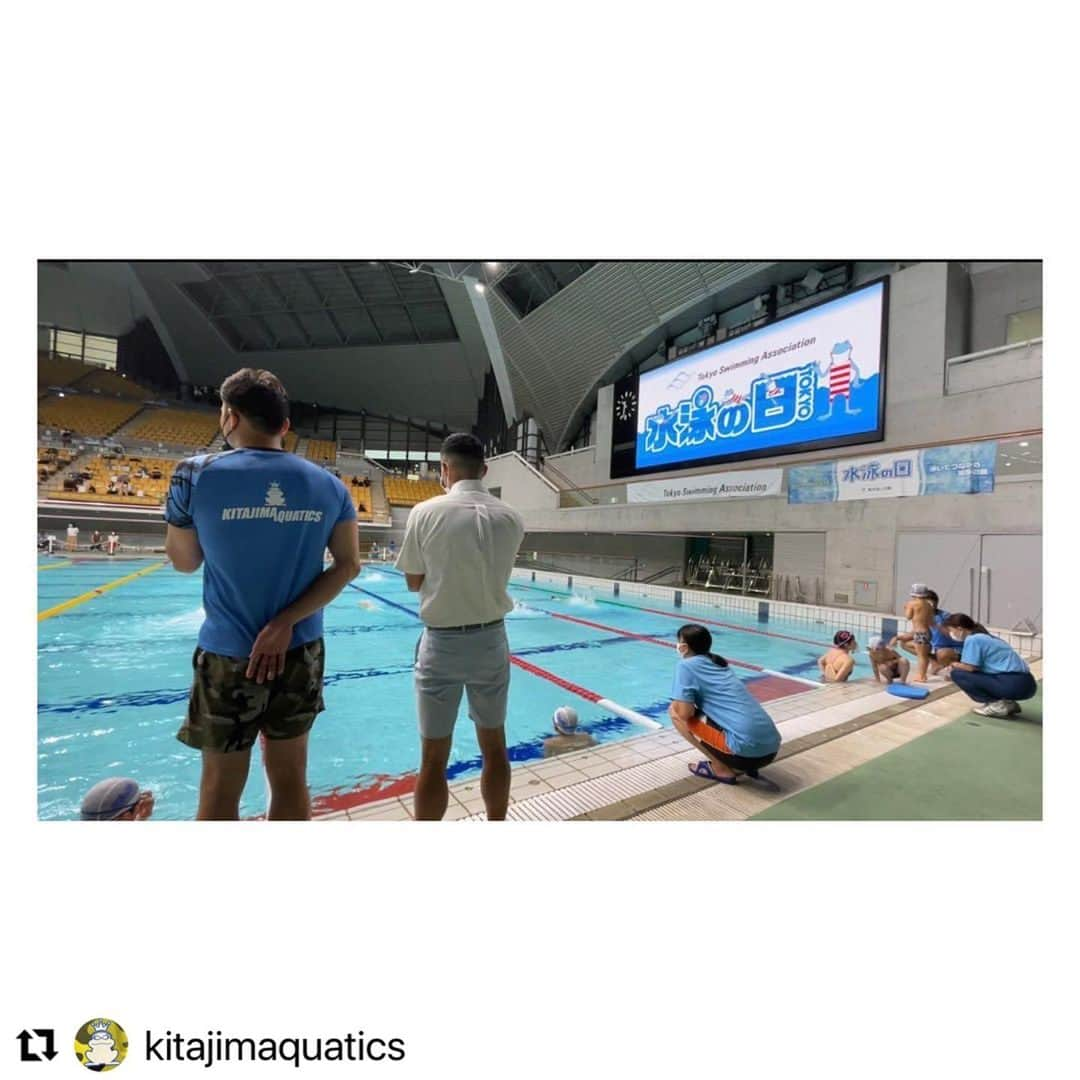 北島康介さんのインスタグラム写真 - (北島康介Instagram)「豪華メンバーでの水泳の日のイベントになりました。 参加して下さった方ありがとうございました。  ・・・ ｜水泳の日 2022～TOKYO～ 🥽🫧 ⁡ ⁡ ❝ 水泳の日 2022～TOKYO～ ❞ ⁡ 今年も豪華なオリンピアンの皆様とともに  KITAJIMAQUATICSのスタッフが サポートとして参加させていただきました🐸🚿 ⁡ ⁡ 水泳の日に参加をして、 少しでも水泳を好きになってくれていたら、 そしてこれからも水泳を楽しんでもらえたら嬉しいです🤭🌻 ⁡ またたくさんの方に お会いできることを楽しみにしております！ ⁡ ⁡ #kitajimaquatics #キタジマアクアティクス #北島康介 #kosukekitajima #swim #スイム #swimmer #スイマー #水泳 #競泳 #sports #スポーツ #pool #プール #aqualab #swimming #スイミング #水泳の日 #水泳の日2022」8月14日 20時57分 - kosuke5890