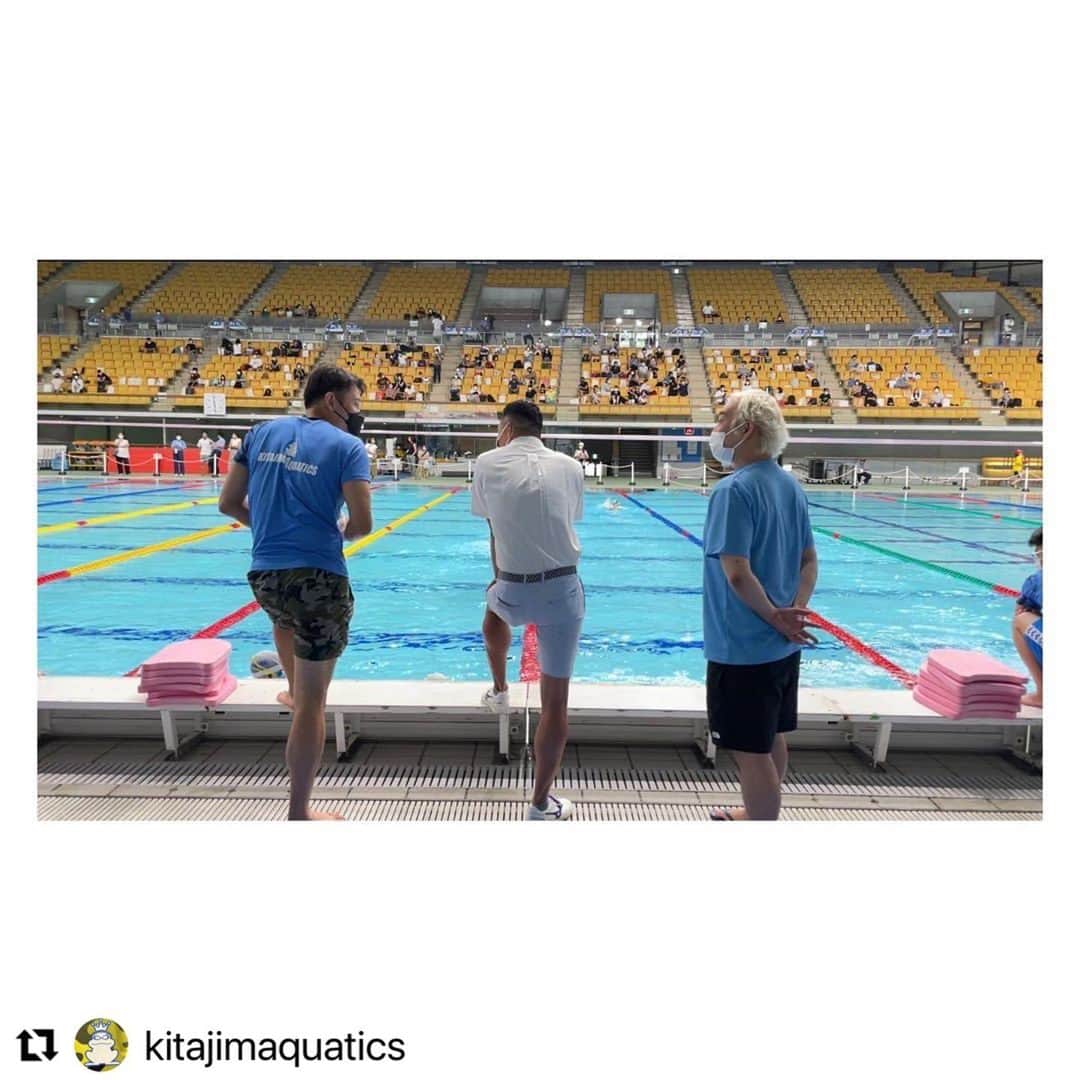 北島康介さんのインスタグラム写真 - (北島康介Instagram)「豪華メンバーでの水泳の日のイベントになりました。 参加して下さった方ありがとうございました。  ・・・ ｜水泳の日 2022～TOKYO～ 🥽🫧 ⁡ ⁡ ❝ 水泳の日 2022～TOKYO～ ❞ ⁡ 今年も豪華なオリンピアンの皆様とともに  KITAJIMAQUATICSのスタッフが サポートとして参加させていただきました🐸🚿 ⁡ ⁡ 水泳の日に参加をして、 少しでも水泳を好きになってくれていたら、 そしてこれからも水泳を楽しんでもらえたら嬉しいです🤭🌻 ⁡ またたくさんの方に お会いできることを楽しみにしております！ ⁡ ⁡ #kitajimaquatics #キタジマアクアティクス #北島康介 #kosukekitajima #swim #スイム #swimmer #スイマー #水泳 #競泳 #sports #スポーツ #pool #プール #aqualab #swimming #スイミング #水泳の日 #水泳の日2022」8月14日 20時57分 - kosuke5890