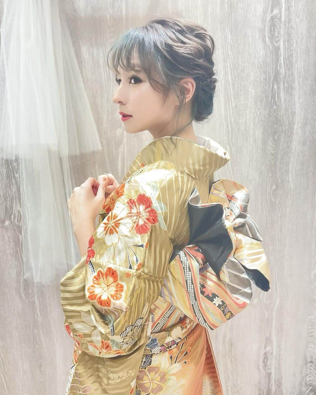 鈴木ユリアのインスタグラム：「💐✨」