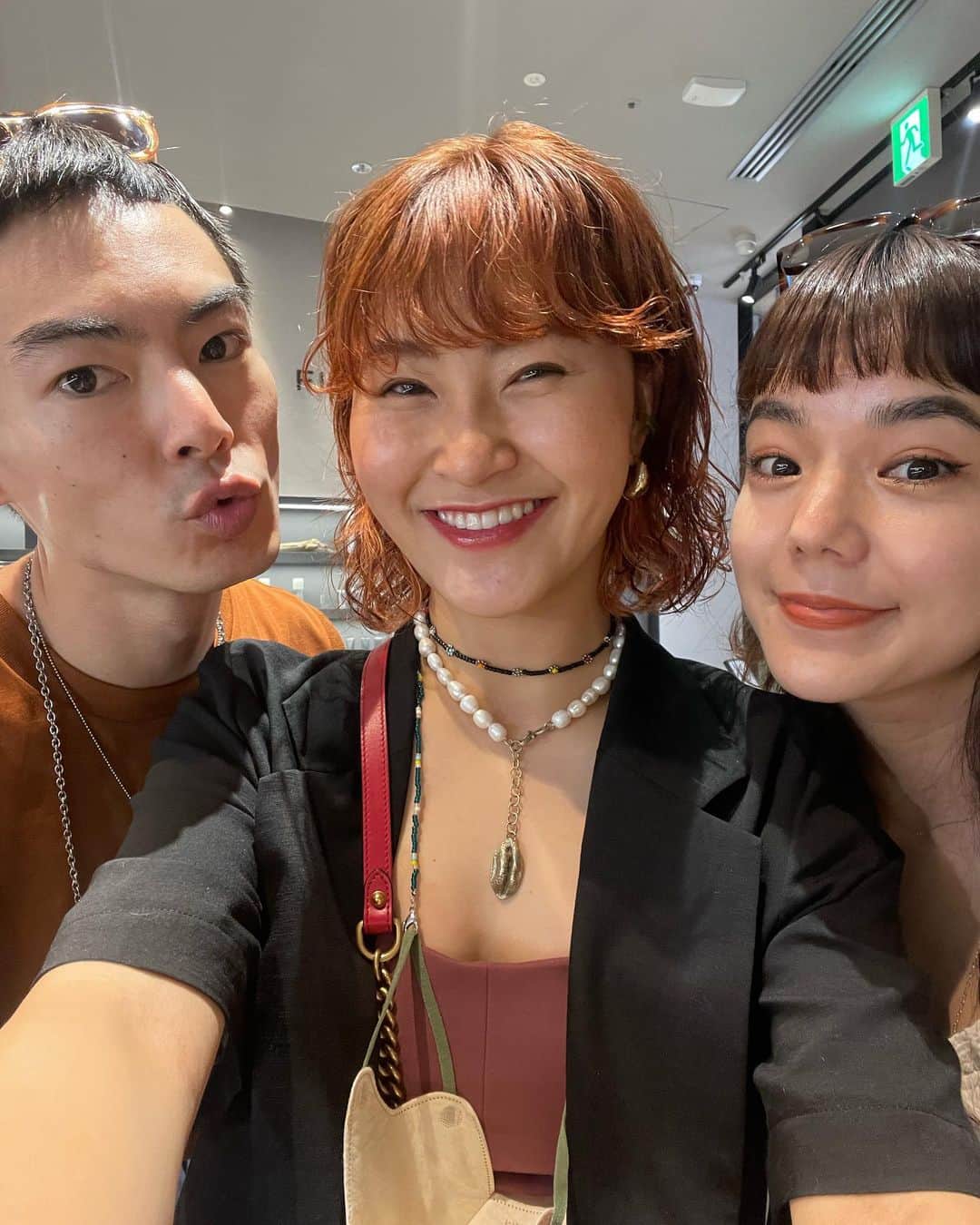 村上佳菜子のインスタグラム：「.  HAPPY SMILE HELTHY❤️🌈🌼🌊 . . . @happy_takuma  @xxmeixx1208」