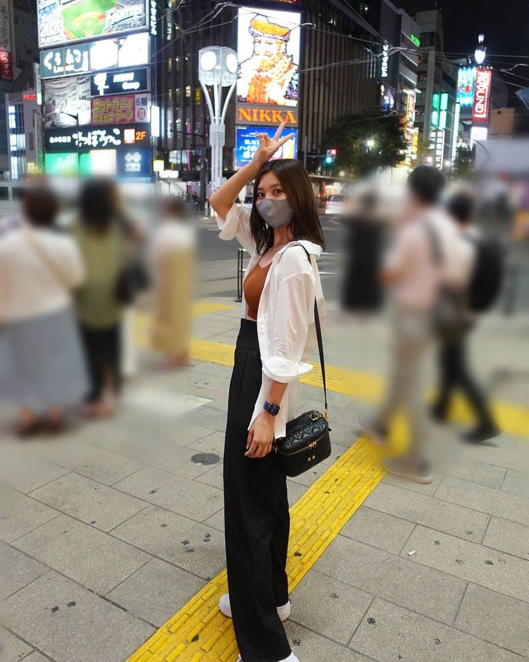 林ゆめのインスタグラム：「札幌楽しかったな🤍  すすきの交差点のとこで 観光客みたいな写真撮った。笑 札幌の夜涼しくて最高だったよ🥺✨ 東京は暑すぎて溶けそう🫠  #札幌 #すすきの」
