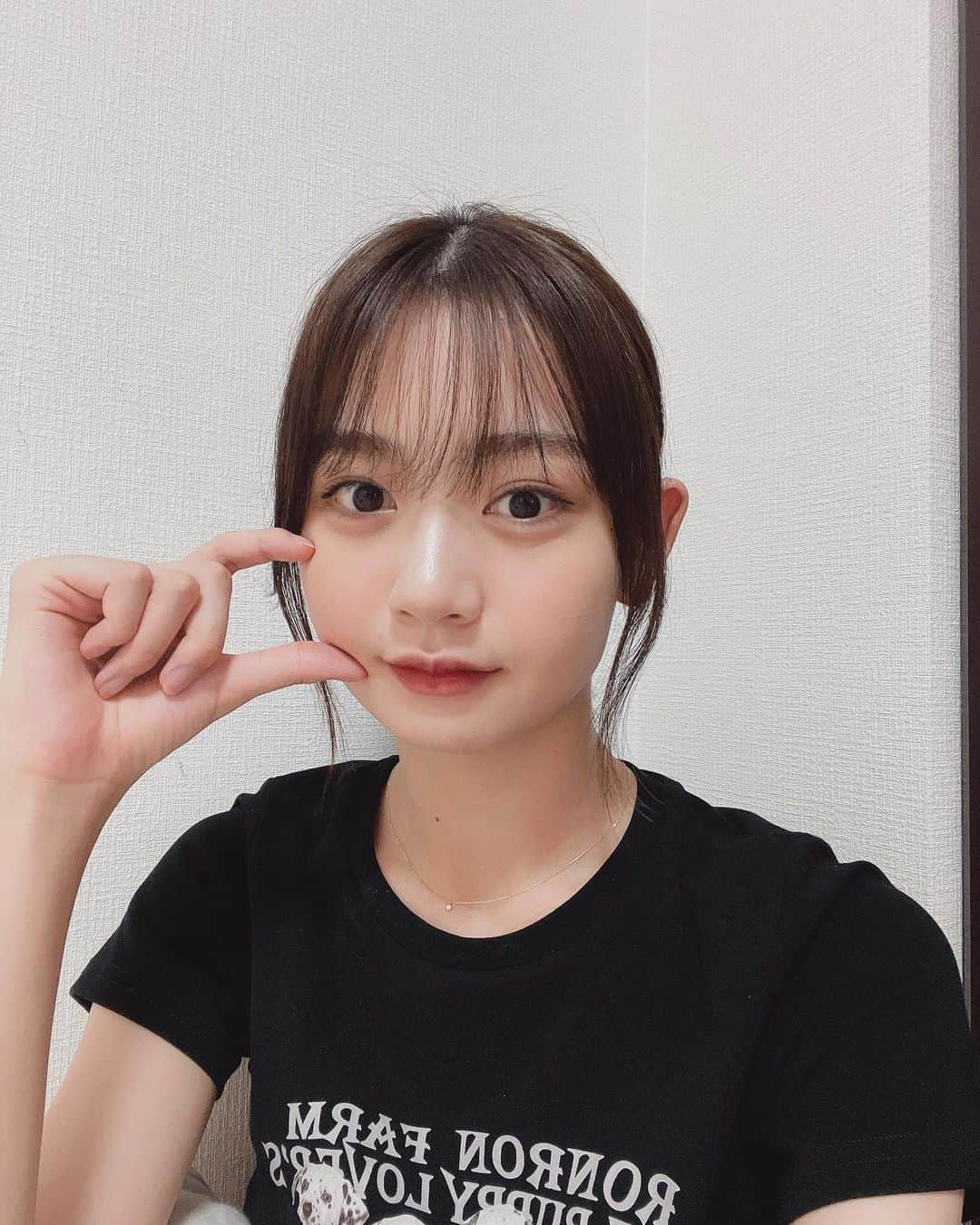 安村真奈のインスタグラム：「部屋をお片付けしてすっきりしました^ ^」