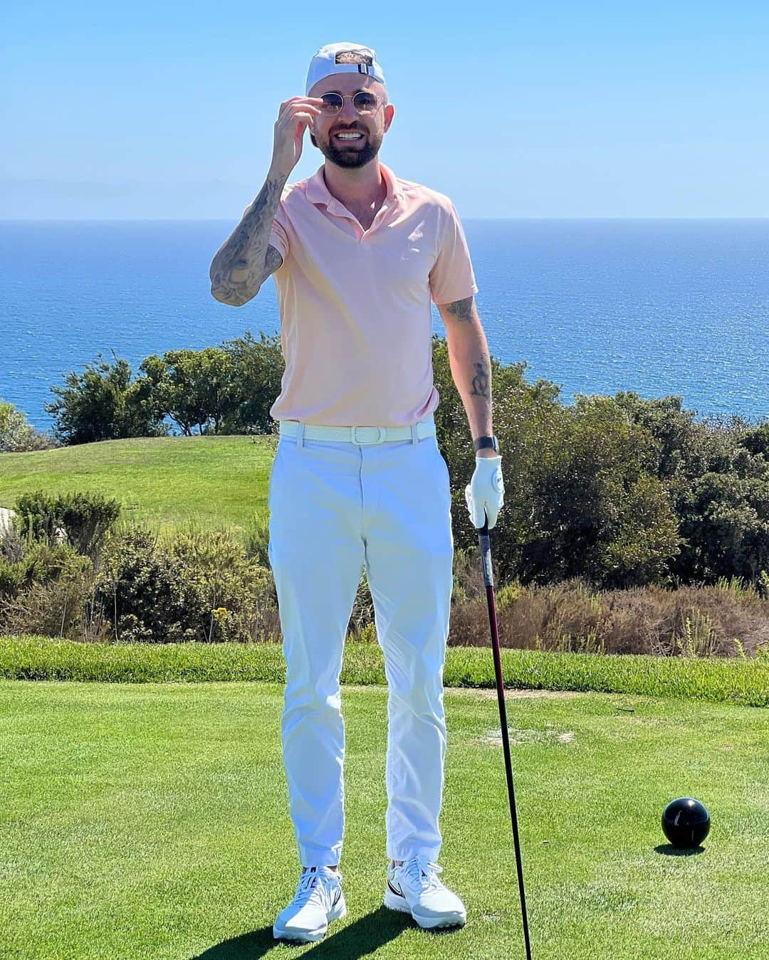 クリス・ファフのインスタグラム：「Really soaking up this golf lifestyle」