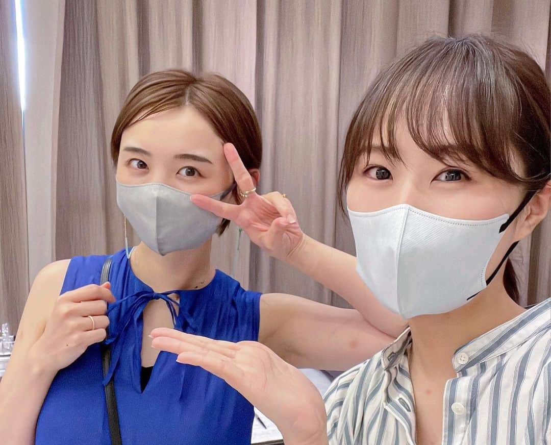 おのののかのインスタグラム：「＊ 念願の眉毛アートメイク❤️‼︎  私の眉毛、しっかりはしてるんだけど １本１本太いから生えてないところや 毛の流れが不自然なのが目立って、 それを埋めようと自分でメイクすると やりすぎて失敗して結局前髪で隠す、、 というのが本当に悩みでした🥹  でもアートメイクって、 やっちゃいました(｀・∀・´)‼︎ て感じののっぺりになるのが 怖すぎてやれずにいたのですが、、笑  @hayashiminaho (私のビューティー先生)さんが 絶賛していた @tomomi_kawabata_ さんが施す眉毛が 理想的すぎて思い切ってお願いしました🙏💕  結果、本当に最高です、、🥹✨  とーーーっても丁寧に眉毛のデザイン。 からの １本１本細かーーーく描いてくれました✨  そしてそして  @mai__eyelash_ さんにまつげパーマ もしてもらってメイクは日焼け止めのみ。 リアル３分で終わるようになりました🥹👏👏👏  はぁ嬉しい。 なかなか予約が取れないみたいですが、 運良くキャンセルなども出ることがあるみたいです👍  本当おすすめですよ〜😌💛」