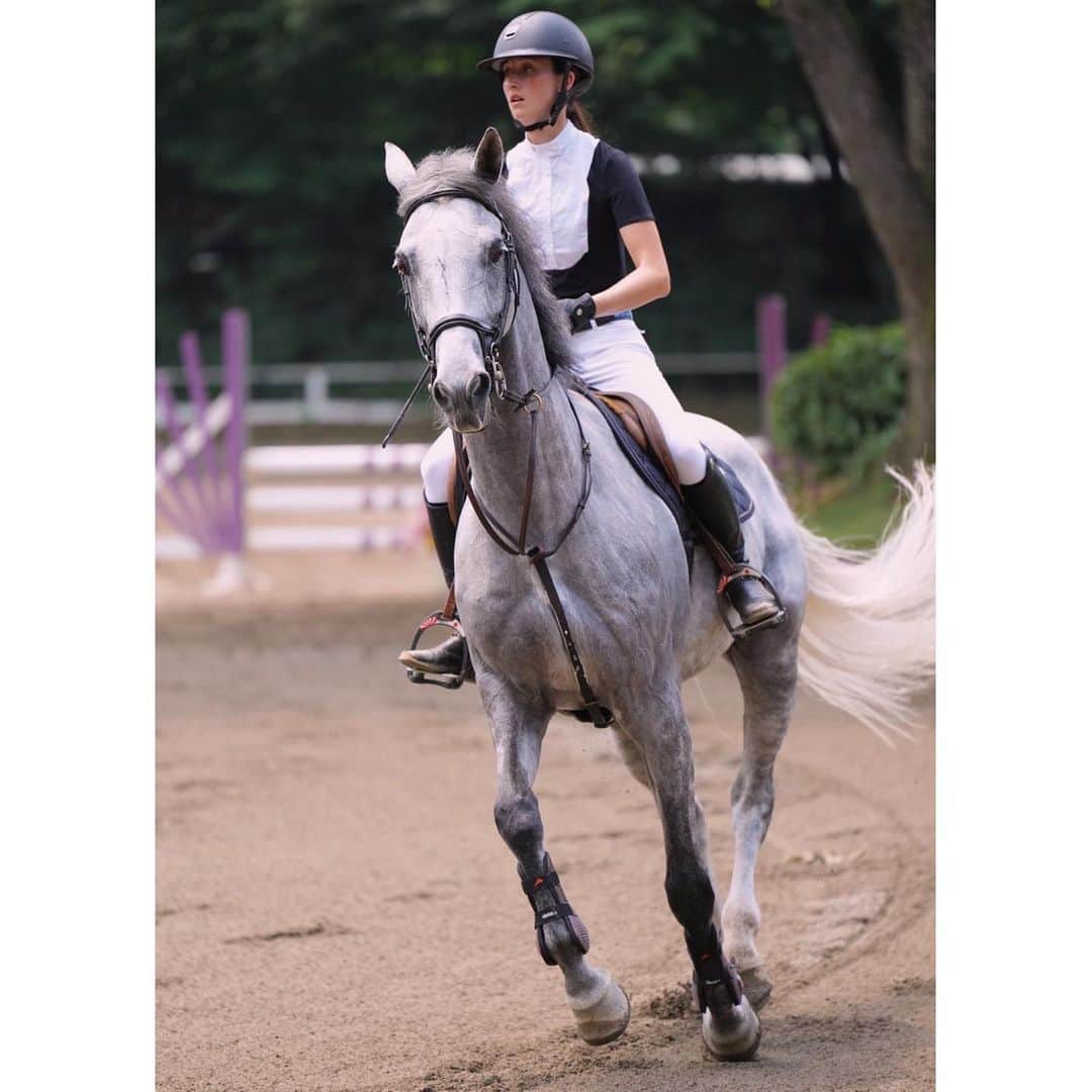ジュディ舞衣のインスタグラム：「My trusty steed💓」