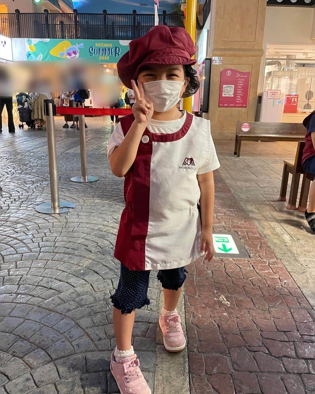 塚田美紀のインスタグラム：「ちょっと前に 久しぶりのキッザニアへ 去年よりできることが増えて とても楽しそうでした◡̈⋆*  またすぐ行くことになりそう😂  #キッザニア #キッザニア東京 #4歳」