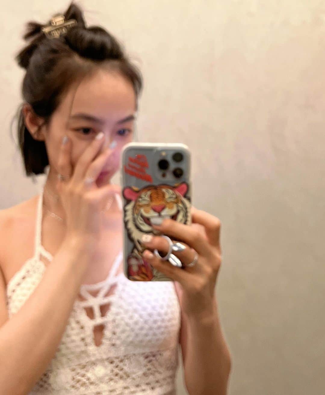 ビクトリアさんのインスタグラム写真 - (ビクトリアInstagram)「just a souvenir…🌞」8月15日 18時20分 - victoria02_02