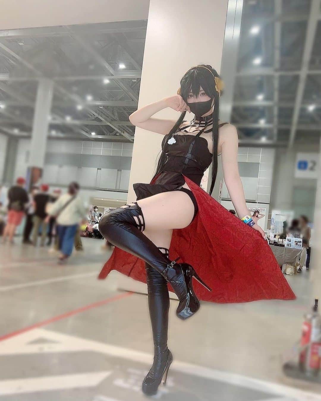 のインスタグラム：「雨のコミケコスホリに来てくれたみんな、ありがとう！ そしてお疲れ様でしたー🍑💕 ⁡ Instagram見てますって言ってもらえて嬉しかったよ☺️ ⁡ ⁡ * * * * * 🍑ももれくフレンズ予定🍑 ⁡ 8/27  屋形船でミニライブ！すぺしゃる打ち上げ ⁡ 🍑毎日更新中ファンクラブサイト「Fantia」🍑 Instagramに載せられないのが載ってます♡ https://fantia.jp/fanclubs/17179 ⁡ 🍑＼To my overseas fans／🍑 ▶️https://www.patreon.com/momoreku ⁡ ⁡ 🍑毎日更新中ファンクラブサイト「Fantia」🍑 Instagramに載せられないのが載ってます♡ https://fantia.jp/fanclubs/17179 ⁡ * * * * * #コミケ #コスホリック #おつかれさま  #写メ #スマホ撮影 #イベント #即売会  #撮影モデル #freelancemodel  #角色扮演  #japanesegirl」