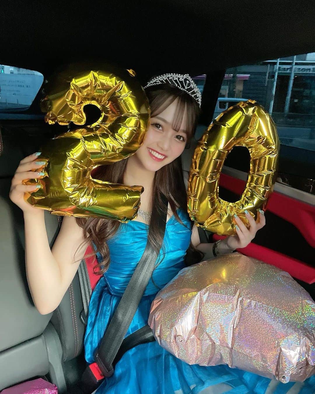 西綾乃さんのインスタグラム写真 - (西綾乃Instagram)「20歳になりました～！  お祝いメッセージ沢山ありがとうございました😭 幸せな誕生日になりました！！！」8月15日 19時28分 - achan___15