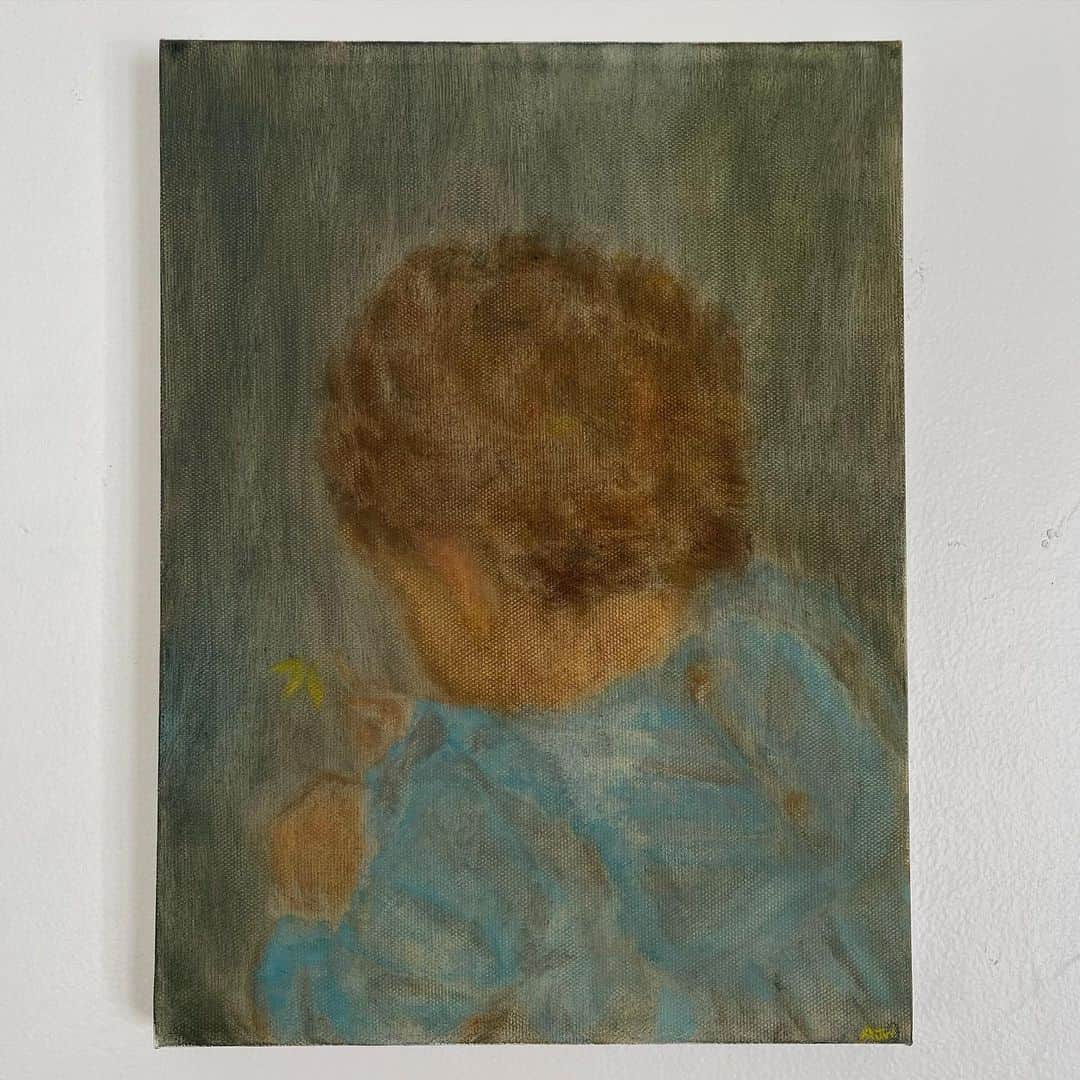 アンドリュー・J・ウェストのインスタグラム：「Little girl with a flower, 2021 Oil on canvas, 9”x12”  #oilpainting #oiloncanvas #figurativeart #figurativepainting #figurative #oilsketch #limitedpalette」