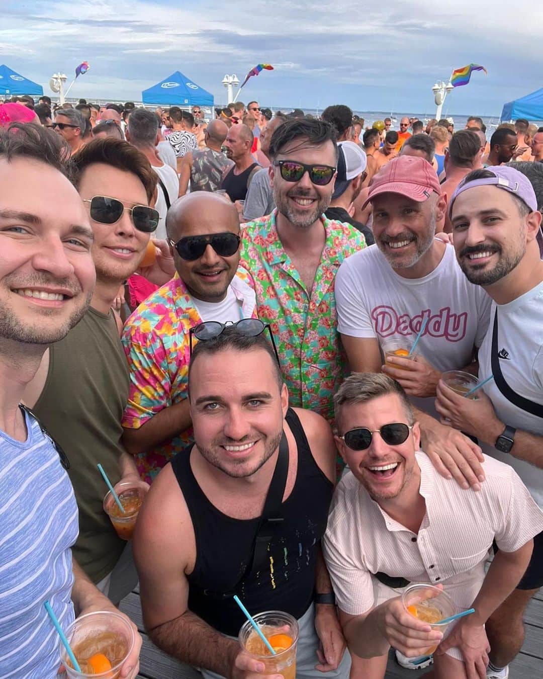 ジェフリー・バトルのインスタグラム：「T-dance with the Peggy Atwood crew.」