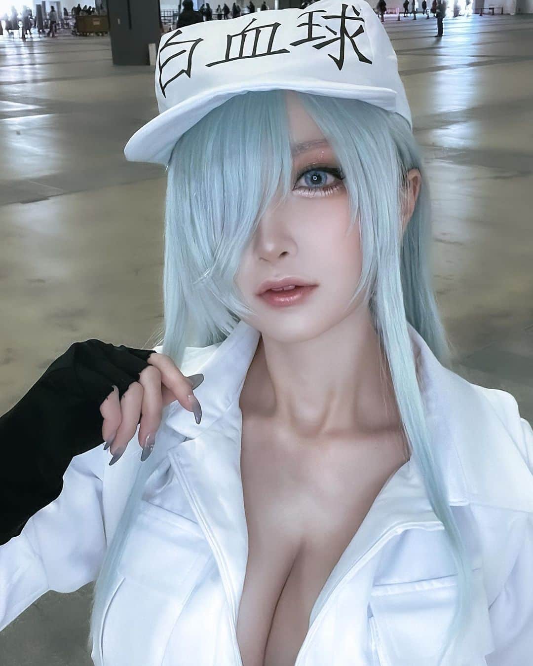 のインスタグラム：「白血球さんのコスプレ  はたらく細胞BLACK / 白血球 #はたらく細胞BLACK」