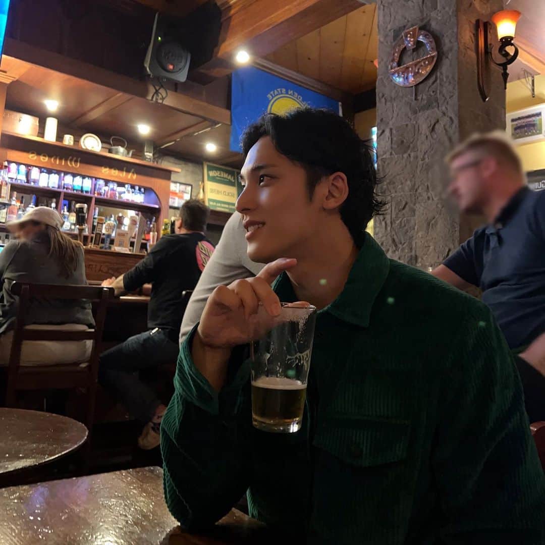 ミンギュのインスタグラム：「Oakland💚 i filmed a Sunday Morning music video of Joshua in Oakland」