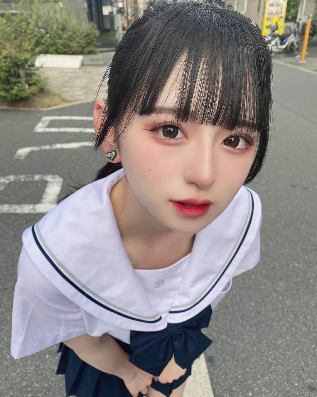 狐波ろんのインスタグラム：「合法女子高生  #アイドル #女子高生 #セーラー服 #instagood #instalike #制服 #셀카 #셀피 #jk #コスプレ #自撮り界隈」