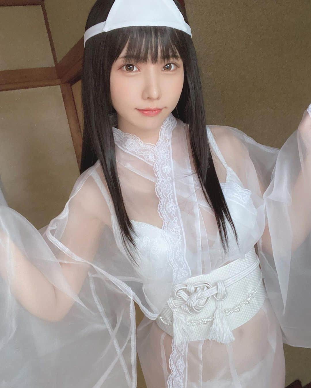 えなこさんのインスタグラム写真 - (えなこInstagram)「幽霊界で1番セクシーかも👻」8月16日 19時35分 - enakorin