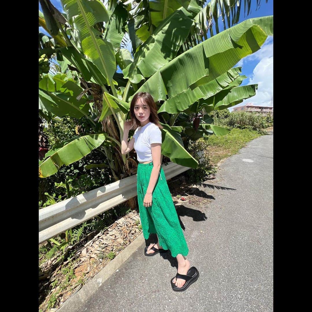 のインスタグラム：「.  お気に入りスカート💚」