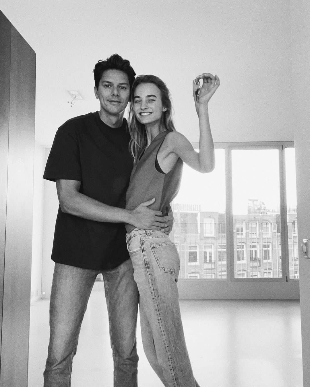 マルチェ・フェルフーフのインスタグラム：「New home 🏡🔑❤️」