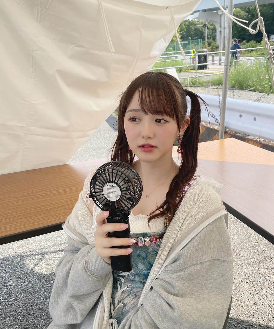 のインスタグラム：「日焼け対策と暑さ対策の両立に苦しむ図💧🔥 ⁡ ⁡」