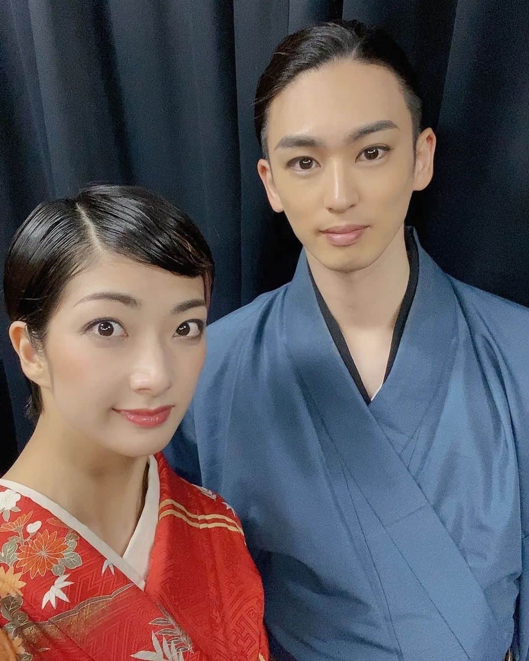 塩田康平のインスタグラム：「朝から愛憐記衣装合わせ&稽古☺️  お相手は春琴役の花瑛ちほちゃん  言葉を選ばずに言うと、  とても愛が拗れています。  ２人の愛は歪んでいるの  歪んでいるから美しいのか  恋路上を観に来ていただけると嬉しいです  そして稽古帰りに渋谷の地下で迷子になってたら、 クラウディアで一緒やった芽依ちゃんが大声で呼び掛けてくれました！  自分のビックリ仕方が変すぎて２ヶ月半を共にしたのに変なやつと思われたかもしれません  たまたまクラウディアTシャツ来てたから、めっちゃ引き寄せでした☺️  #春琴抄 #愛憐記 #佐助 #春琴 #ほんとうに変態だと思う #いい意味でも悪い意味でも #人間って凄い #クラウディア #会えて嬉しいクラウディアメンバー #迷子にもなるもんやな #クラウディアTシャツのパワー凄い #次は誰に会えるかしら #塩田康平 #塩スタ」