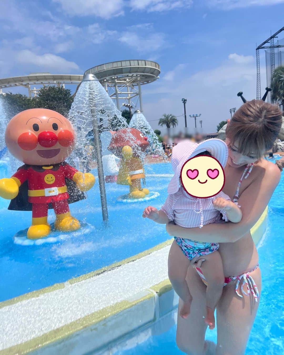 野田彩加のインスタグラム：「夏の思い出🌻 今年はプールもたくさん行った🥰！！ アンパンマンプールがあったよ🤭 #アンパンマンプール #子連れプール #赤ちゃんのいる生活  #赤ちゃんのいる暮らし  #赤ちゃんの夏 #子連れお出かけ  #よみうりランド #赤ちゃんプール」