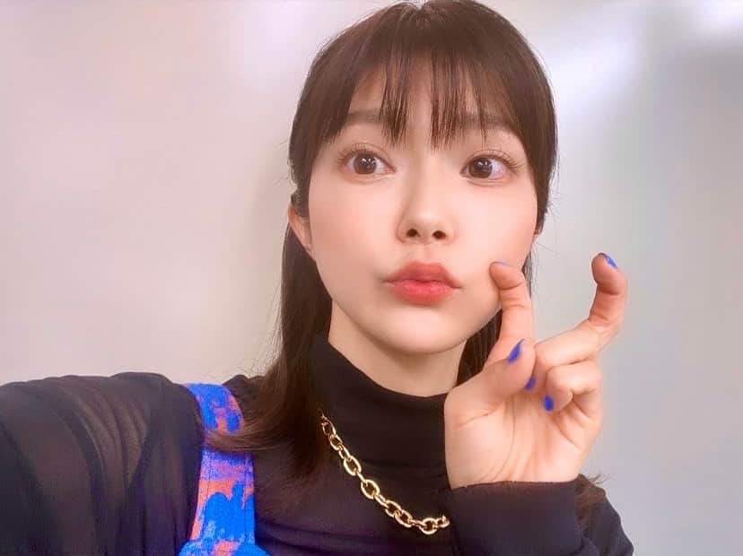 伊瀬茉莉也のインスタグラム：「💙  #goodnight  #🌖」