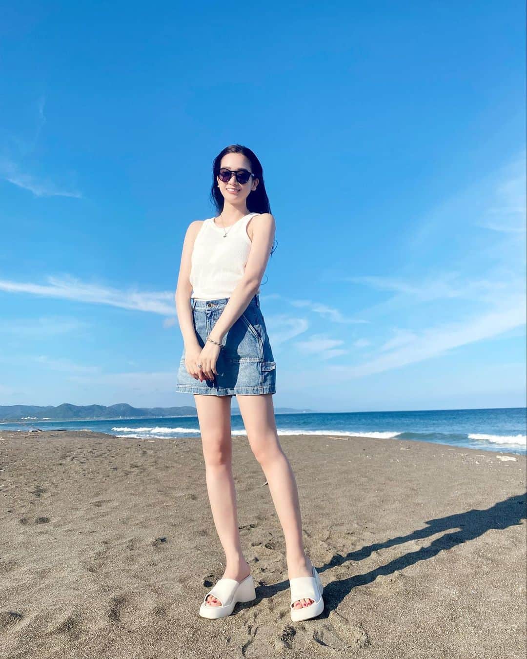 太田麻美のインスタグラム：「🏝🌞  #summer #beach #夏 #海」