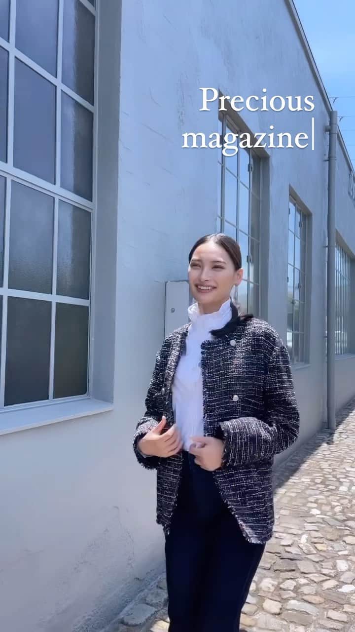 大政絢のインスタグラム：「Precious 9月号 📚✨  @theory_luxe_official   #theoryluxe」