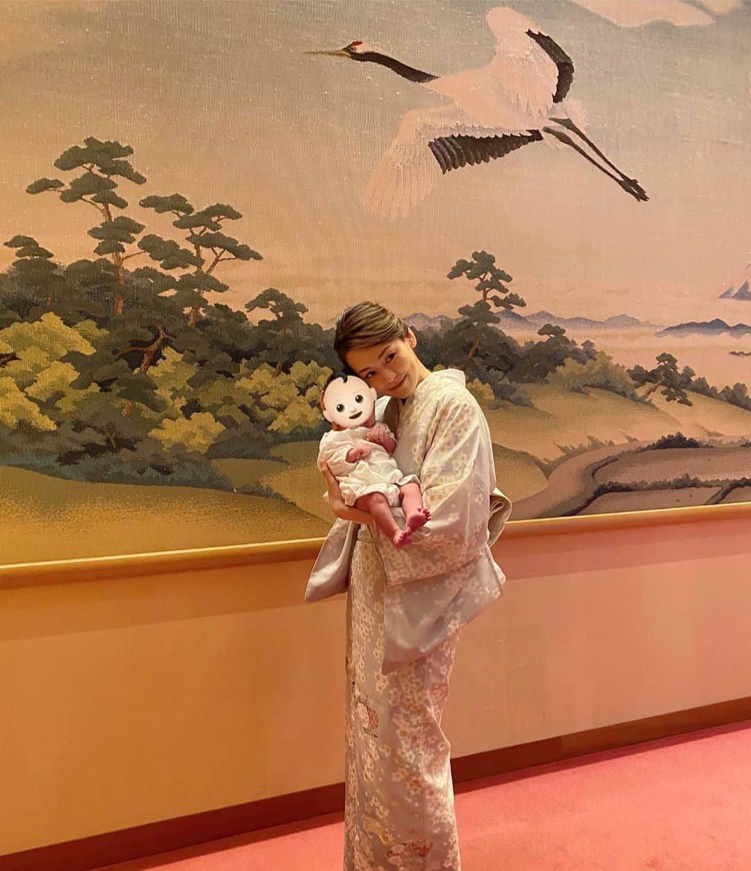 のインスタグラム：「Happy 2months🤭⭐️ 着物👘も久しぶりに…🥺  #2months #baby #love #👶🏻 #❤️」