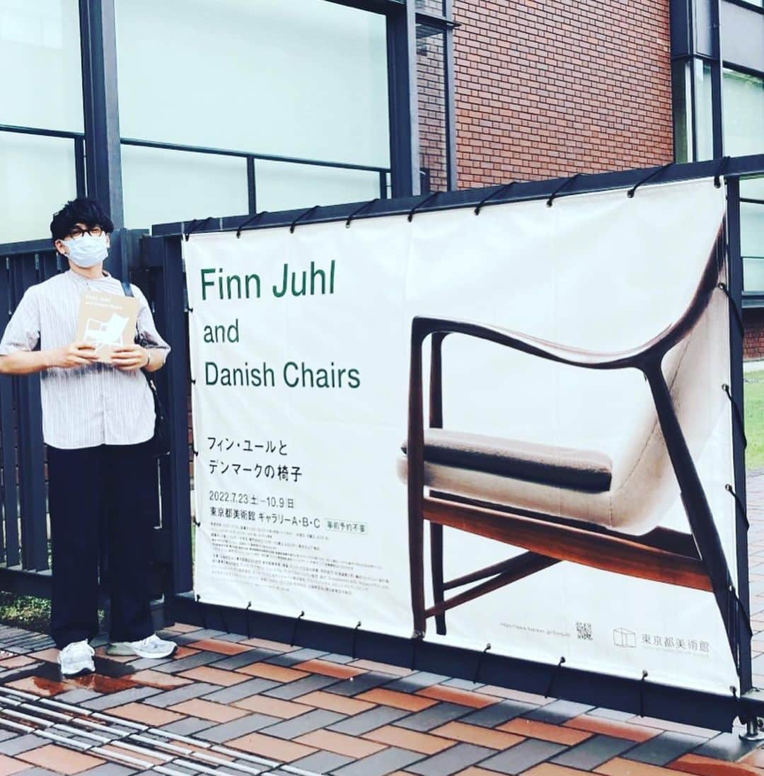 砂川一黄さんのインスタグラム写真 - (砂川一黄Instagram)「フィン・ユールとデンマークの椅子 Finn Juhl and Danish Chairs  大好きなデザイナーの展覧会 ようやく行けて目の保養 本当に貴重な織田コレクションと 実際に座れて触れられる素晴らしい展示 　 #finnjuhl #フィンユール #フィンユールとデンマークの椅子 #東京都美術館 #北欧家具 #デンマーク家具 #デンマークデザイン #北欧デザイン」8月17日 18時21分 - sunagawa_cnr