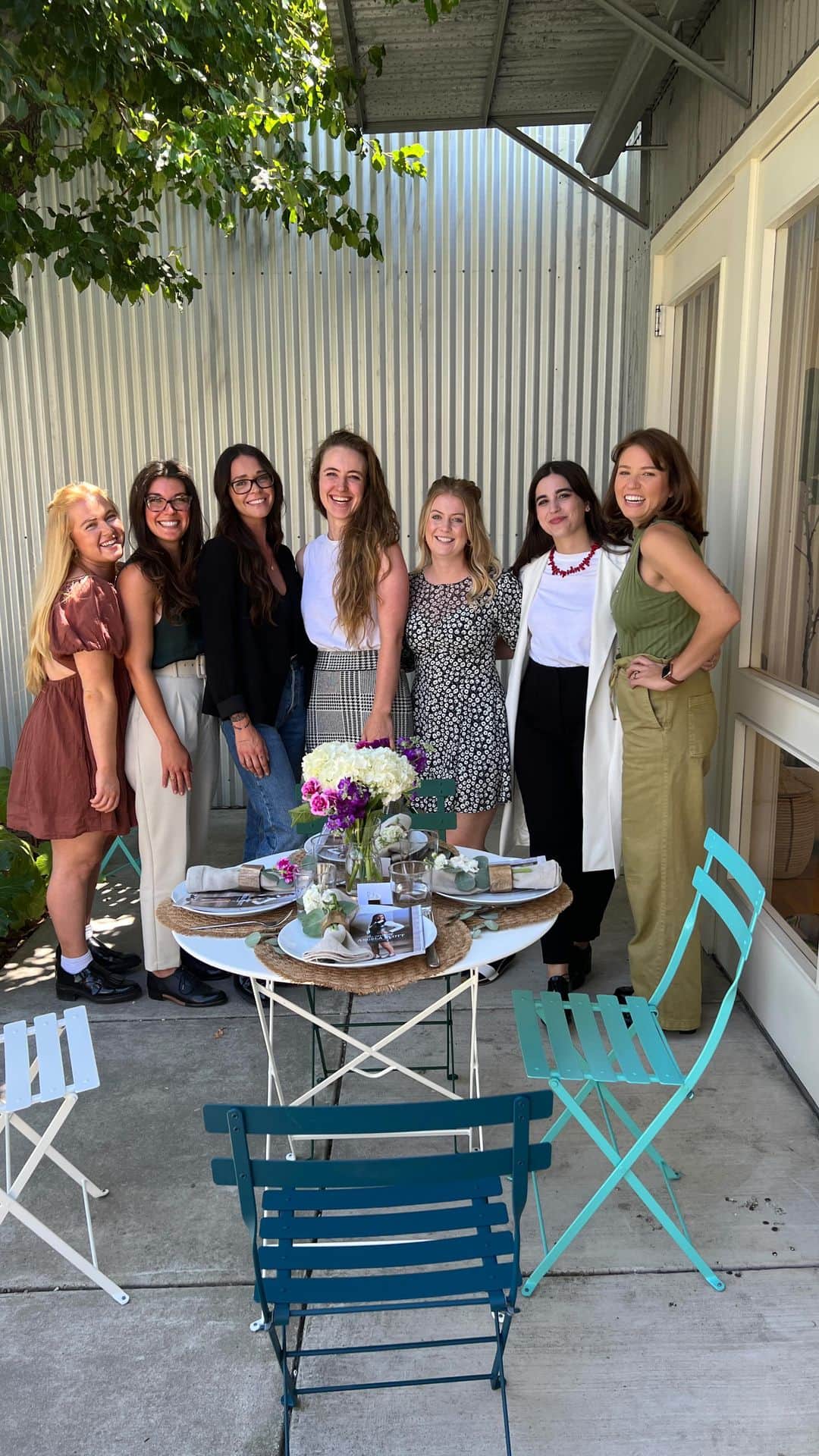 ザ オフィス オブ アンジェラ スコットのインスタグラム：「Howdy!!! Welcome to our Little Black Shoe Lunch!!」