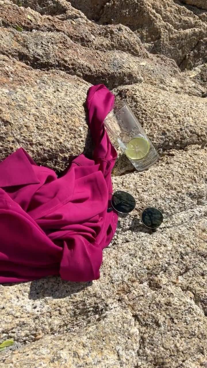 イプシー・キーラティのインスタグラム：「🤍🌊🌊」