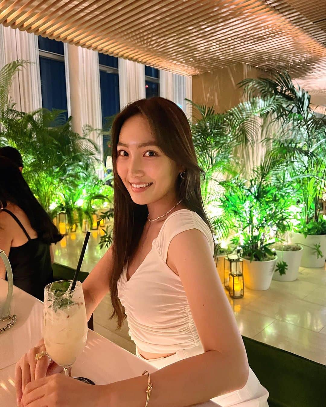 中世古麻衣のインスタグラム：「More piña colada por favor🍸🍍🥥  #tokyoeditiontoranomon #東京エディション虎ノ門」