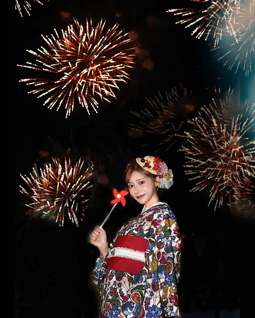 明日花キララのインスタグラム：「花火のプレゼント初めてもらいました🎇」