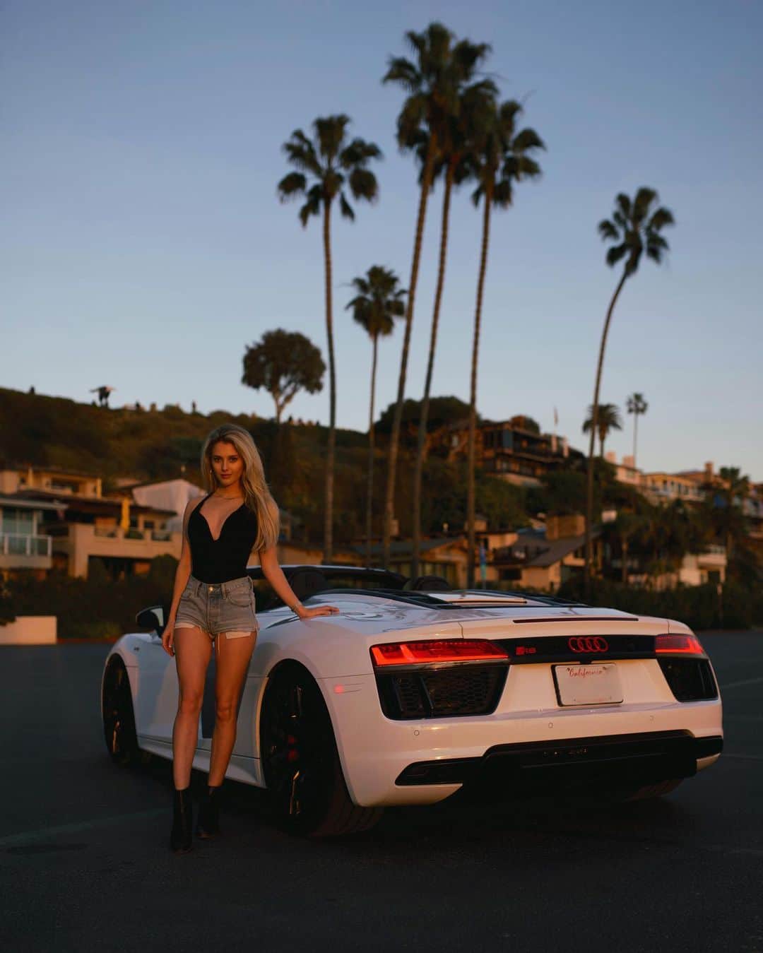 Lindsay Brewerのインスタグラム：「summer in socal 🫶🏼  pc: @apexpixel」