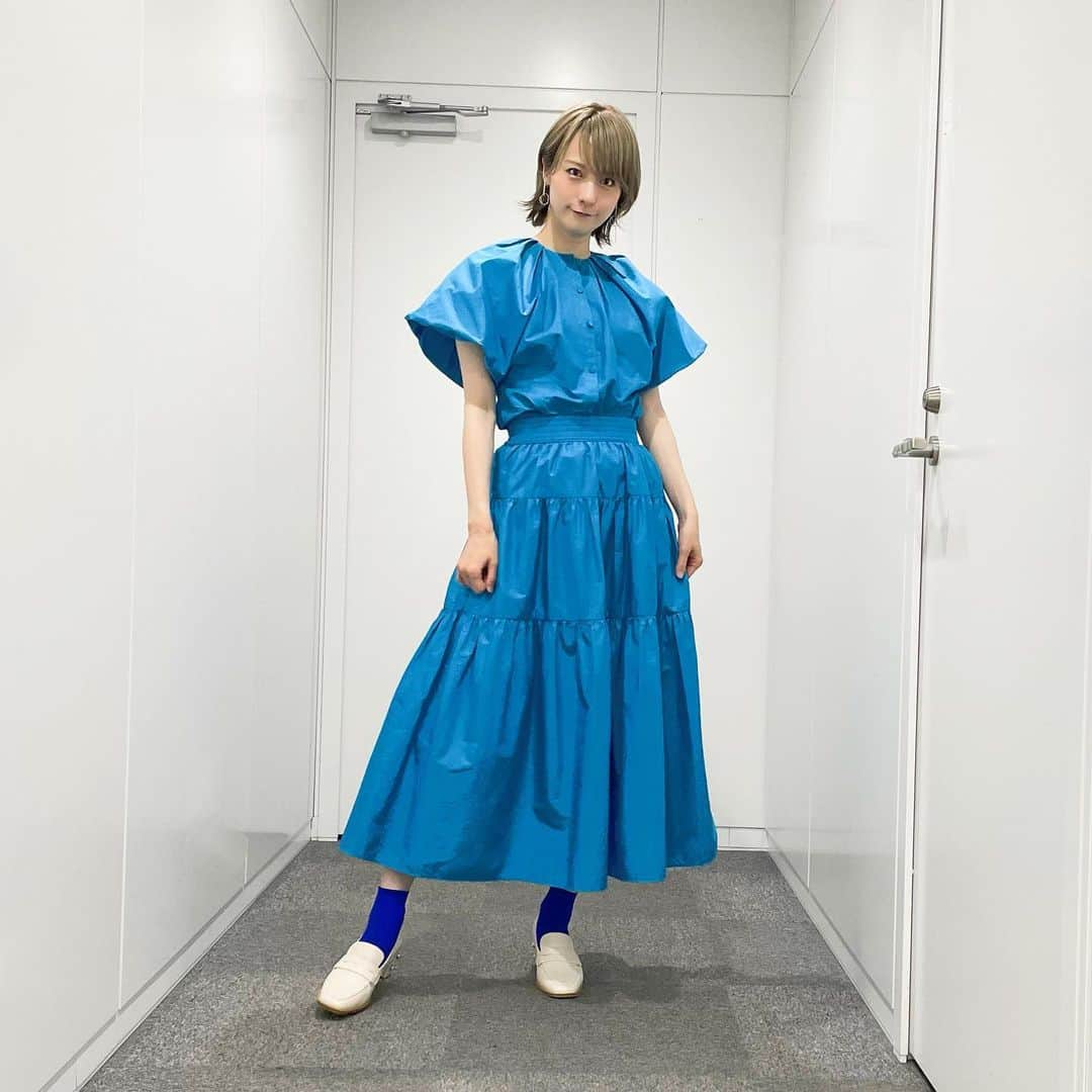 のインスタグラム：「ㅤㅤㅤㅤㅤㅤㅤㅤㅤㅤㅤㅤㅤ 『BSイレブン競馬中継 SUNDAY』 (2022.08.14分)のお衣装です☻ ㅤㅤㅤㅤㅤㅤㅤㅤㅤㅤㅤㅤㅤ #衣装戦隊ミヤジマン  セットアップ♥︎Limue #limue  ㅤㅤㅤㅤㅤㅤㅤㅤㅤㅤㅤㅤㅤ みずいろ！！！！！ ㅤㅤㅤㅤㅤㅤㅤㅤㅤㅤㅤㅤㅤ スタイリストさん→ @stylist_sanae_ymsk_  #衣装 #ootd #bs11 #bsイレブン競馬中継 #競馬 #競馬女子 #umajo #宮島咲良 #ミヤジマン #ぼっち戦隊ミヤジマン」