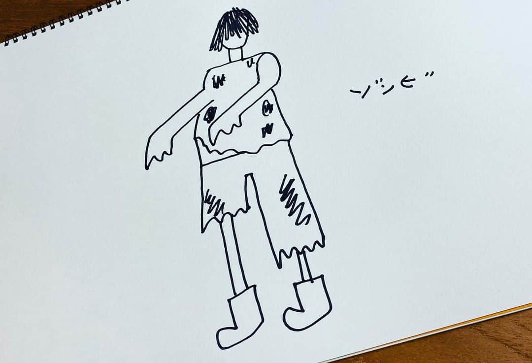 小林由依さんのインスタグラム写真 - (小林由依Instagram)「小林画伯が答えを書いてくれました✏️  腕なくなっちゃった😂   #小林由依2nd写真集 #ぽん観察 #小林由依 #櫻坂46 #ゆいぽん #ゆいぽんdayまで47日 #10月4日発売」8月18日 13時08分 - yui_kobayashi_2nd