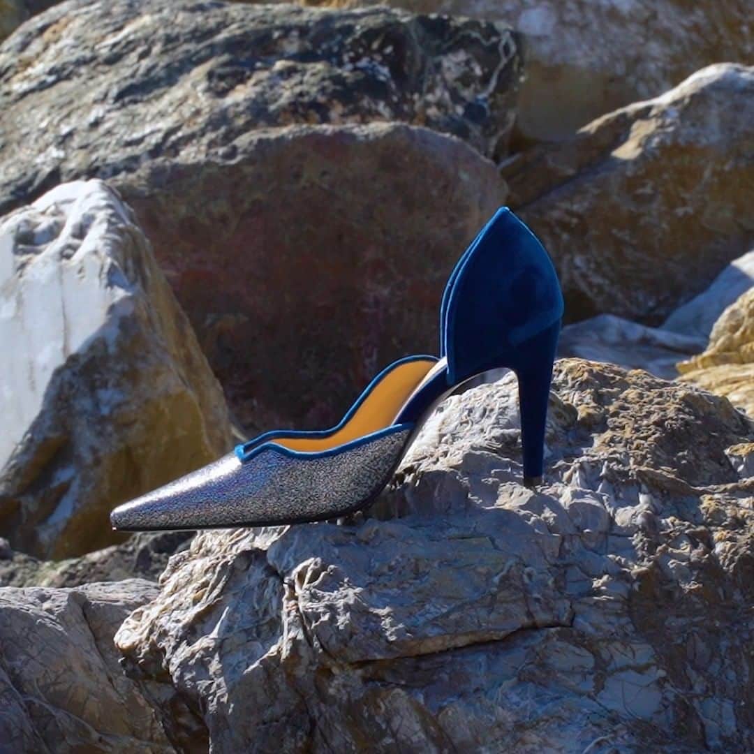 アレッサンドロオテーリのインスタグラム：「Chapter IV. From the Ligurian promontory kissed by the magical shimmering of the sea to the iconic Maison silhouette: the Portofino pump is made of modern elegance set on a time-honored design. - #OteribyAlessandroOteri」