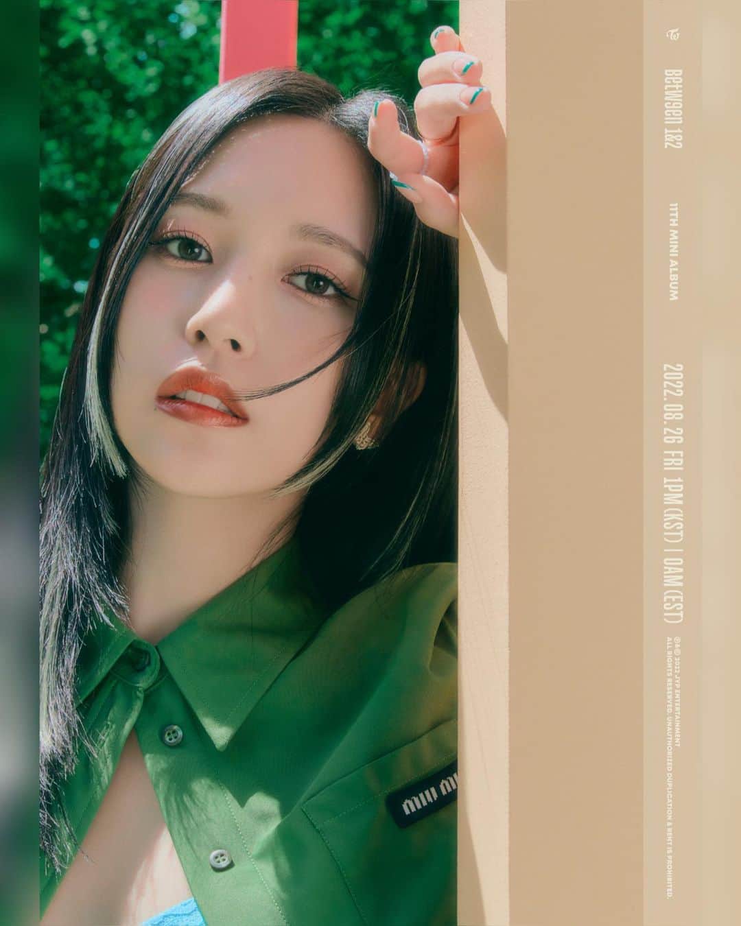 TWICEさんのインスタグラム写真 - (TWICEInstagram)「TWICE 11TH MINI ALBUM "BETWEEN 1&2"  Concept Photo for ONCE MINA  Release on 2022.08.26 FRI 1PM KST/0AM EST  📌"BETWEEN 1&2" Pre-save & Pre-order https://TWICE.lnk.to/BETWEEN1and2  #TWICE #트와이스 #BETWEENONCEandTWICE #TalkthatTalk」8月19日 0時03分 - twicetagram