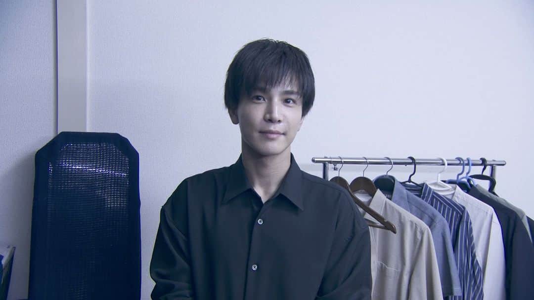 のインスタグラム：「【クランクアップ先見せ👀】  #岩田剛典 さん初 #ほん怖 撮影の感想とは❓❓  初めてのホラー作品で、一体どんな表情を見せてくれるのでしょうか？ファン必見です✨  #ほん怖 は 、8/20(土)21:00〜放送❗️ 是非、見てくださいね😀  #神尾楓珠 #山下美月 #高城れに #松本若菜」