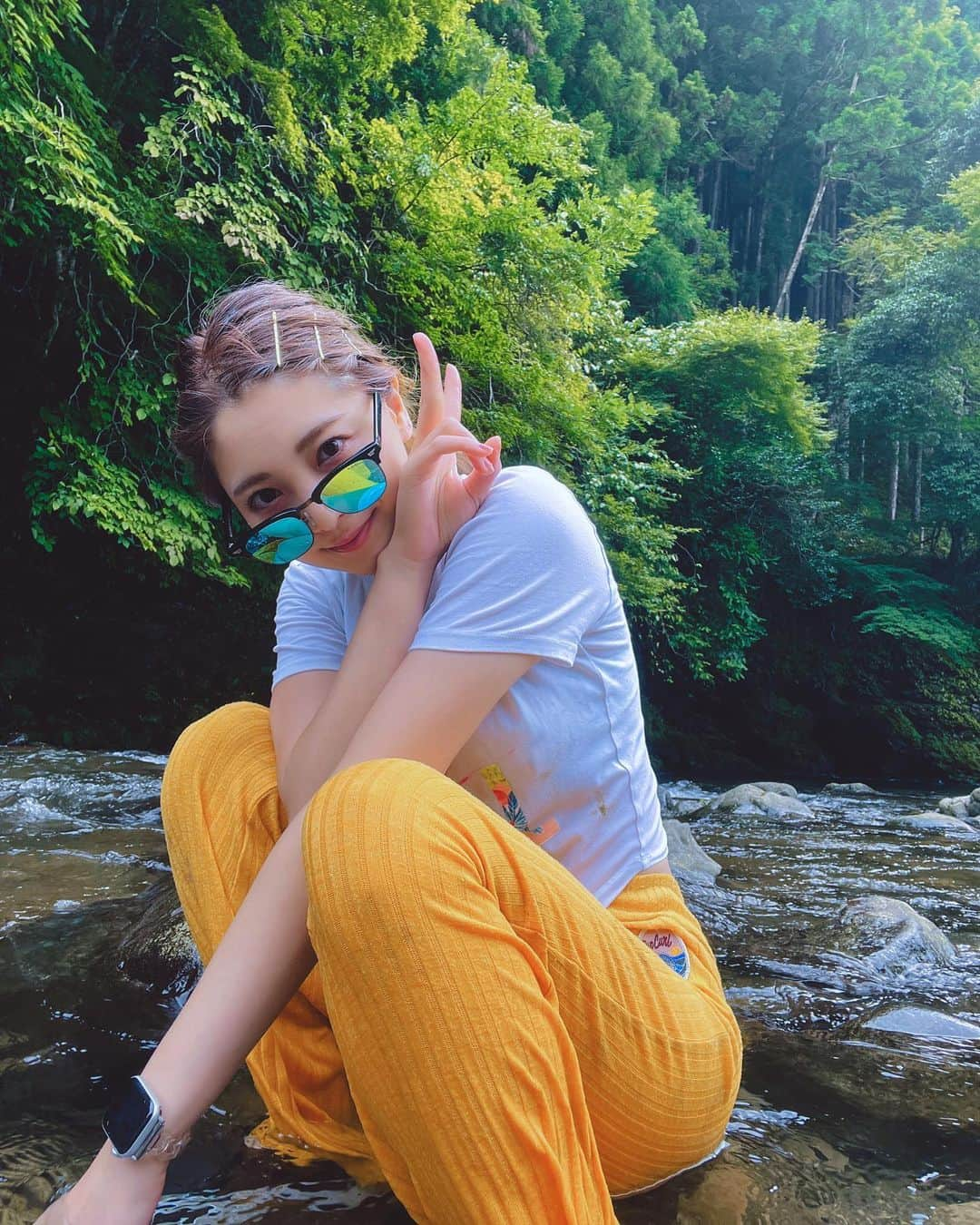 本谷紗己のインスタグラム：「時差投稿ですが 夏っぽいことがしたい🌻 というのが叶いました✨  tops.pants @ripcurl_jpn  @ripcurl_jpn_store  リップカールさんのこのトップスとパンツは濡れてもすぐに乾くので水着の上によく着ます🌻  🕶 @lahm247  の偏光サングラスはずっと愛用🤩  #insta_wakayama #wakayama #和歌山 #なんて素敵な和歌山なんでしょう #わくわく編集部 #ボブアレンジ　#ボブ　#ボブヘア #ボブヘアー　#ヘアアレンジ」