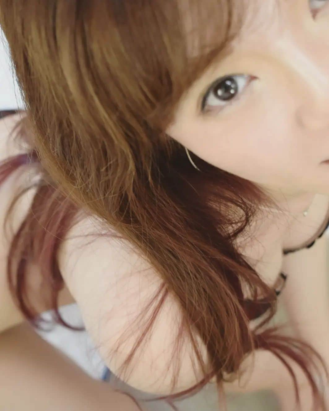 百合川さらさんのインスタグラム写真 - (百合川さらInstagram)「なつかしの作品で着たアオザイで撮影会出たよ♥️お気に入り！  あのあの、何個か前の投稿の海ロケの作品出たよって教えてもらったから見てみたらね😭 嬉しいレビュー沢山あって元気でた😭😭♥️みんな優しいね、 本当にありがとう、力……😭私このお仕事してて良かったなあ😭」8月18日 19時24分 - yurikawa_sara
