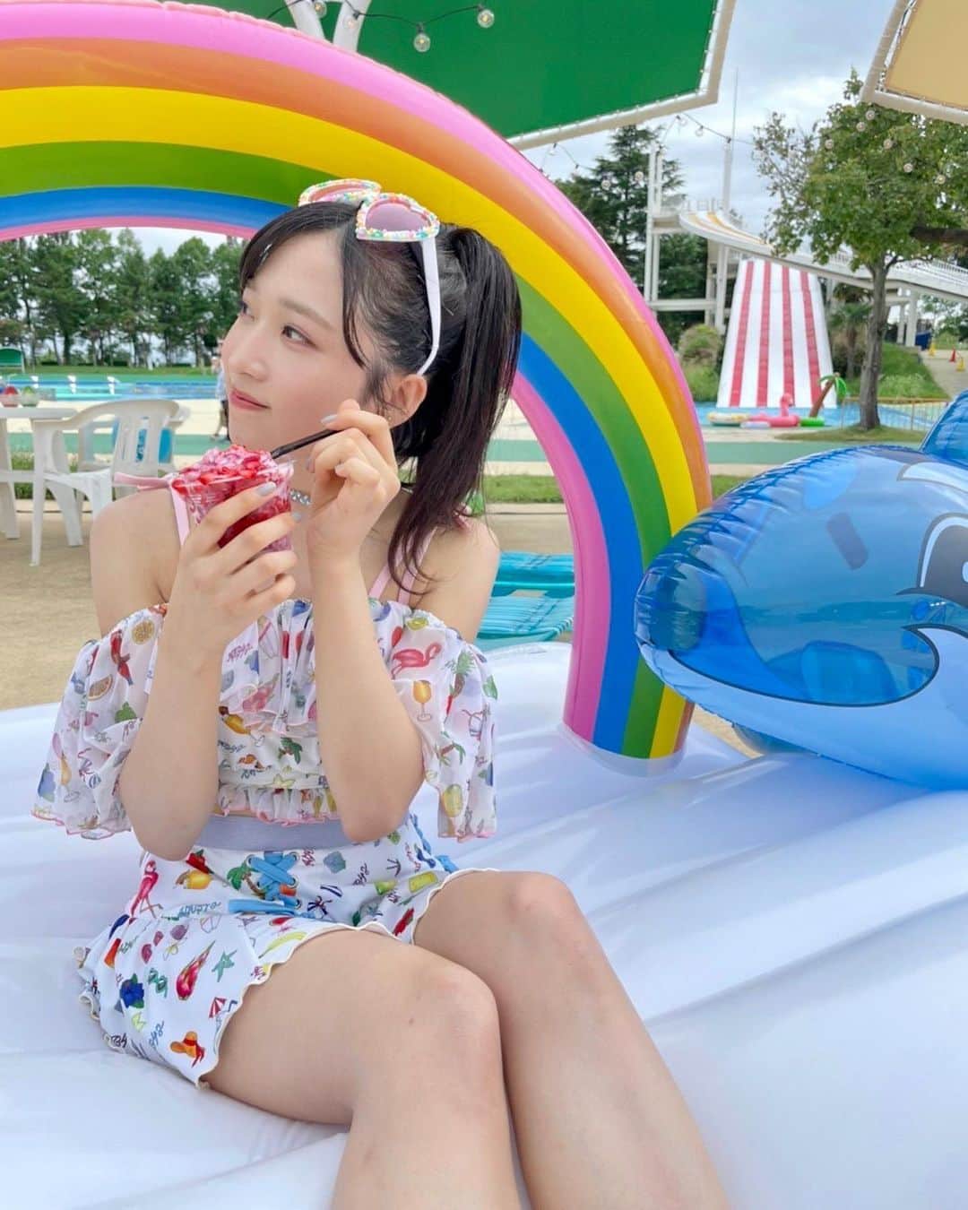 小栗有以さんのインスタグラム写真 - (小栗有以Instagram)「🛟🌈🐬☀️ 夏海浮き輪かき氷」9月2日 18時18分 ...