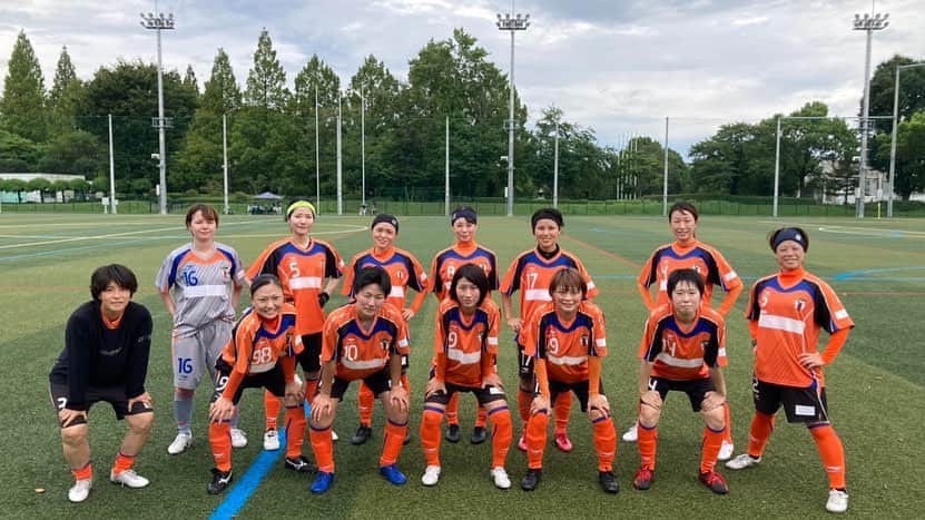 橋本紀代子のインスタグラム：「. 大和シルフィード98始動⚽️ この夏はよーーく焼けました。。。 懐かしユニホーム使用もなかなか感慨深いですが、関東大会に向けて新調します🟠」