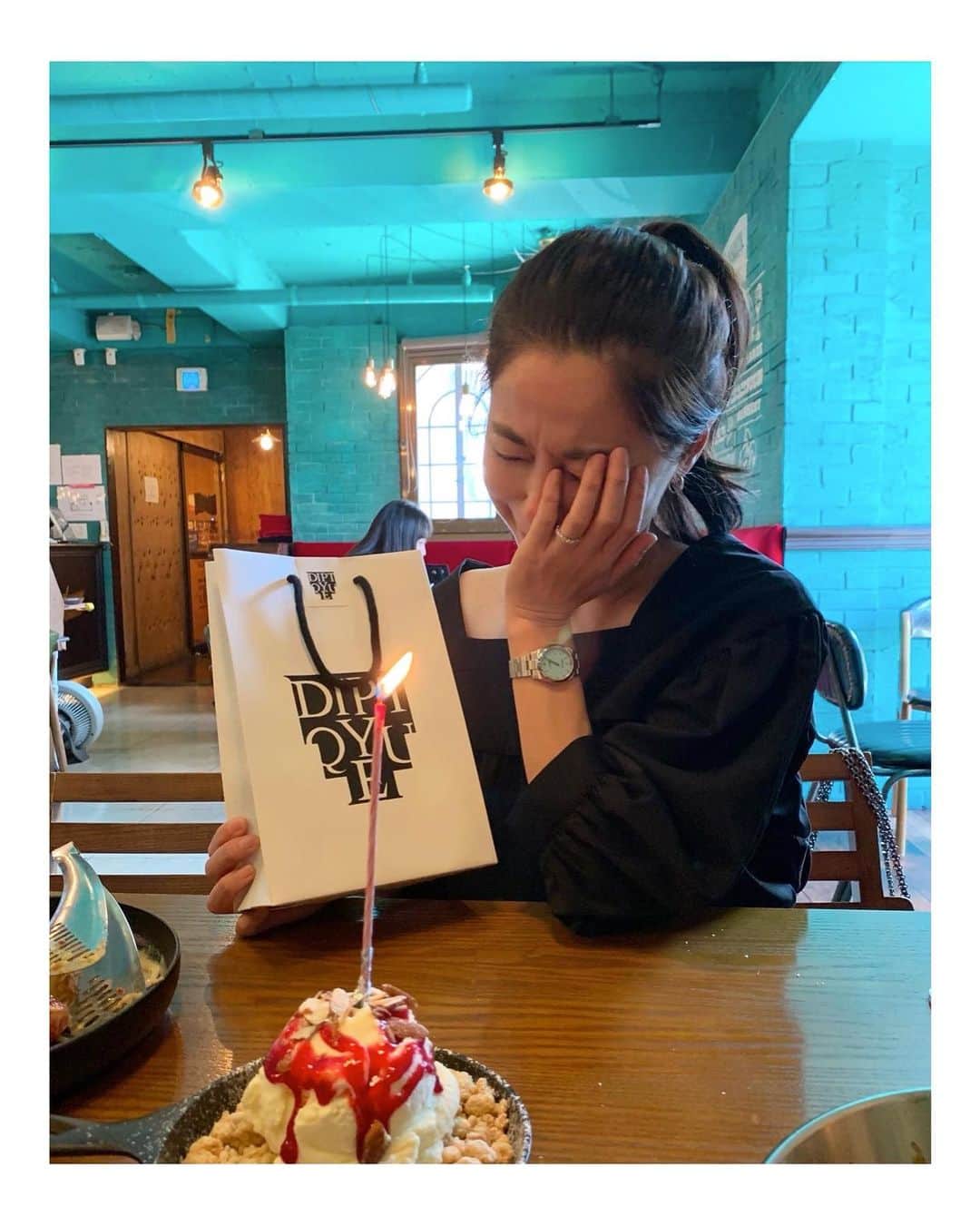 ソ・ヨンヒのインスタグラム：「갑자기생일?! #내생일6월 #오늘은9월ㅋㅋ #더더더감동😍」