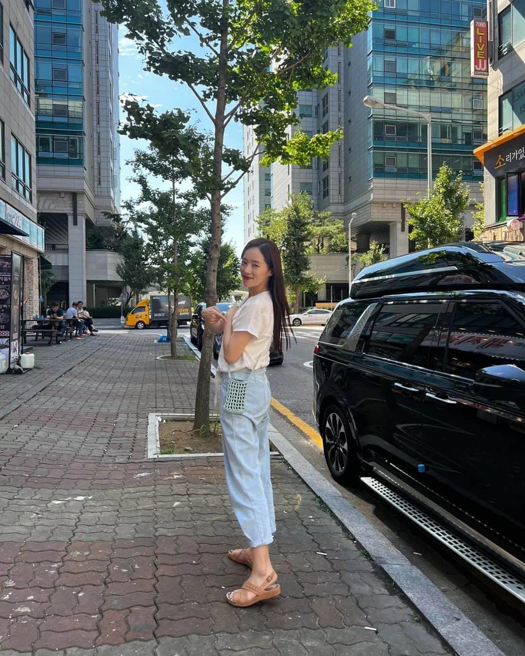 のインスタグラム：「. 신이남 . . . . 덕분에.」