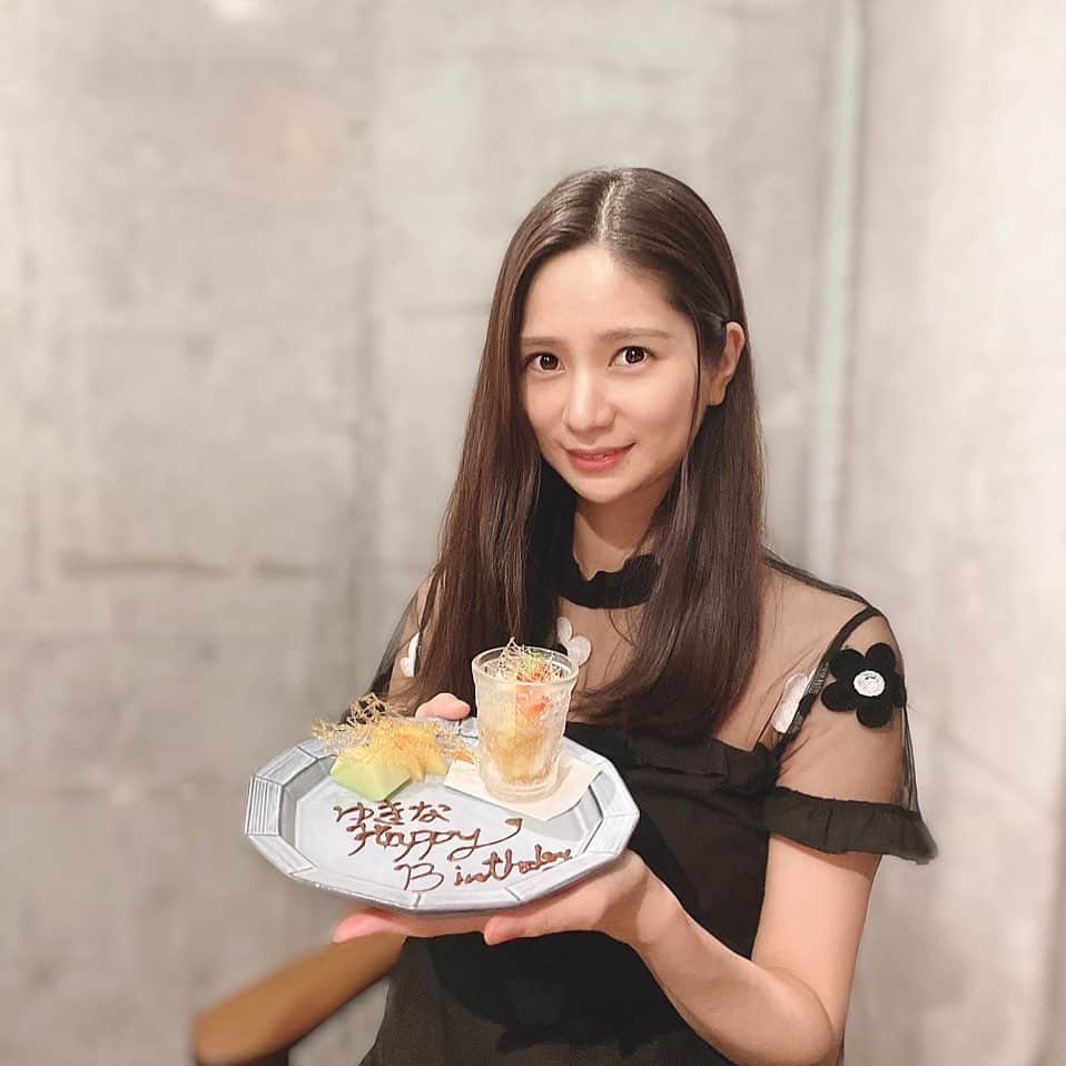 高瀬友規奈のインスタグラム：「It’s when we had dinner with my hubs’ family and celebrated birthdays for 4 of us. (Grandparents in law, mom in law and me!) Our family actually has so many July-borns (7 members!).   a.k.a. It’s before I got my bangs back. ・ ・ ・ 両家合わせて7月生まれが多い家族です。 この日は義祖父母、お義母さま、私のお誕生日お祝い兼ねてディナー🤤  (私の前髪がまだない) #julyborn」